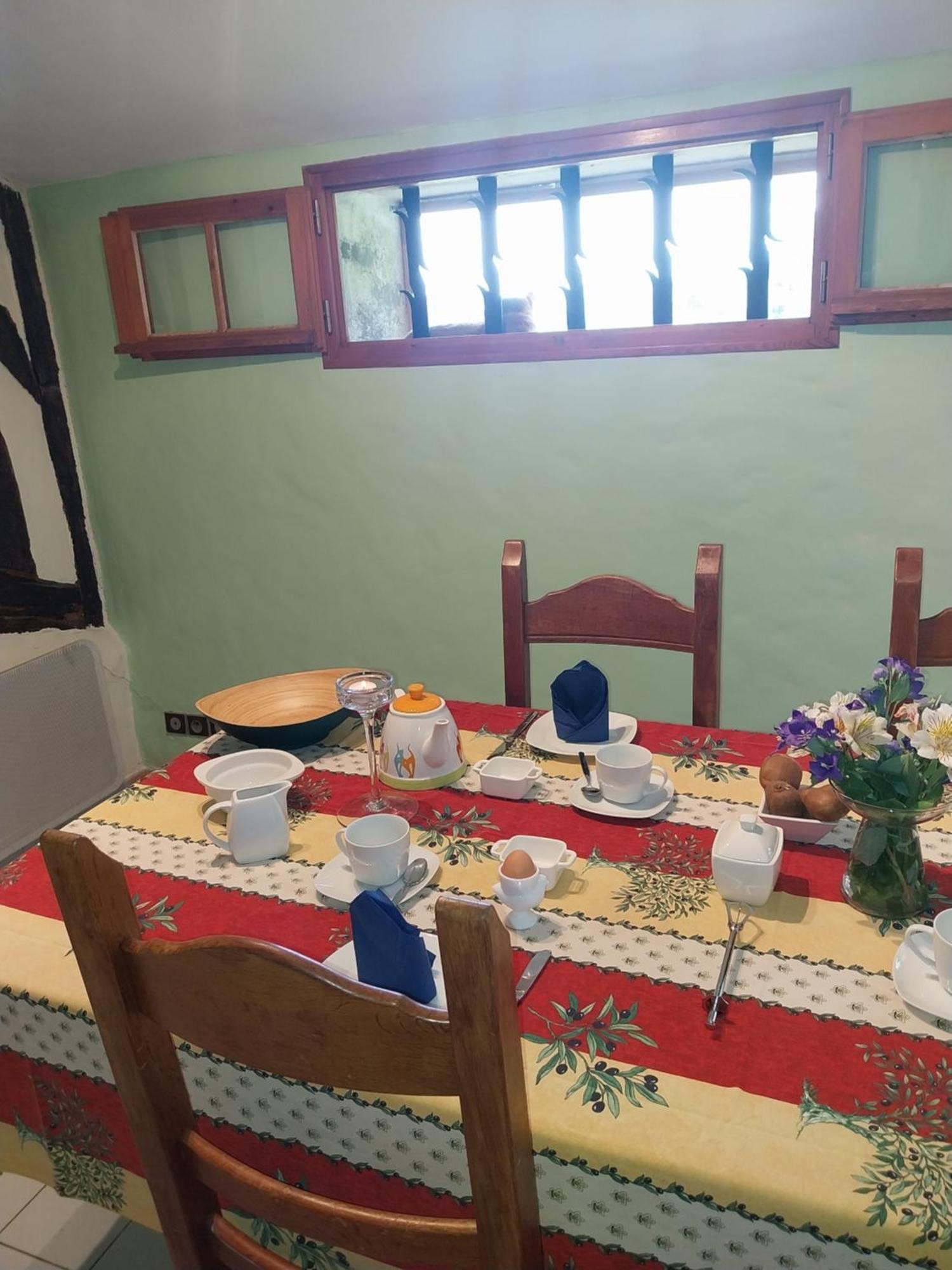 Les Bernus Acomodação com café da manhã Monfaucon  Exterior foto